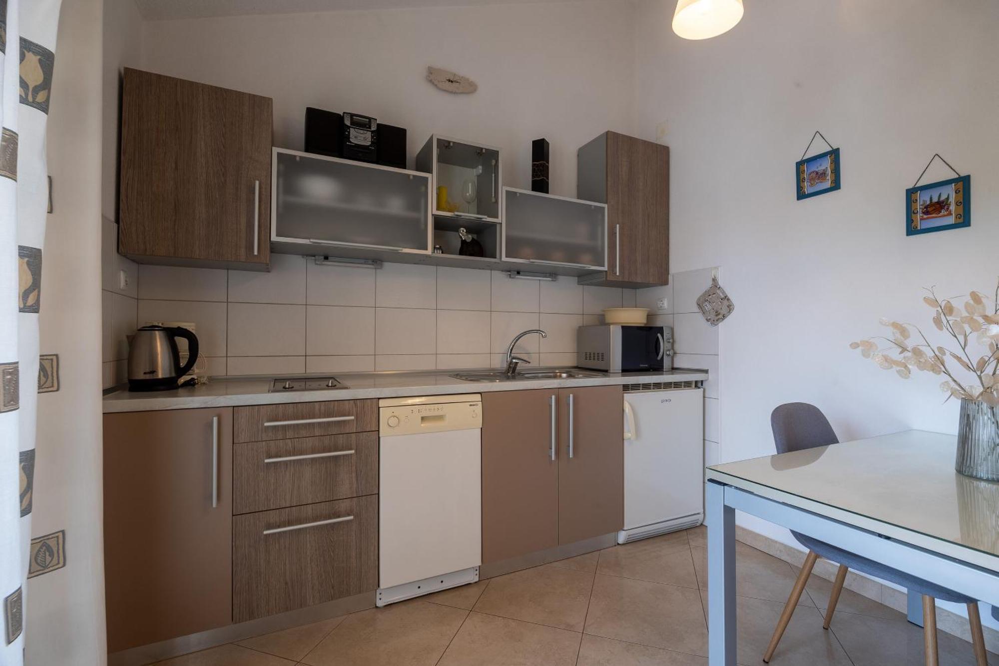 Apartments And Rooms Lea Bol Exterior foto