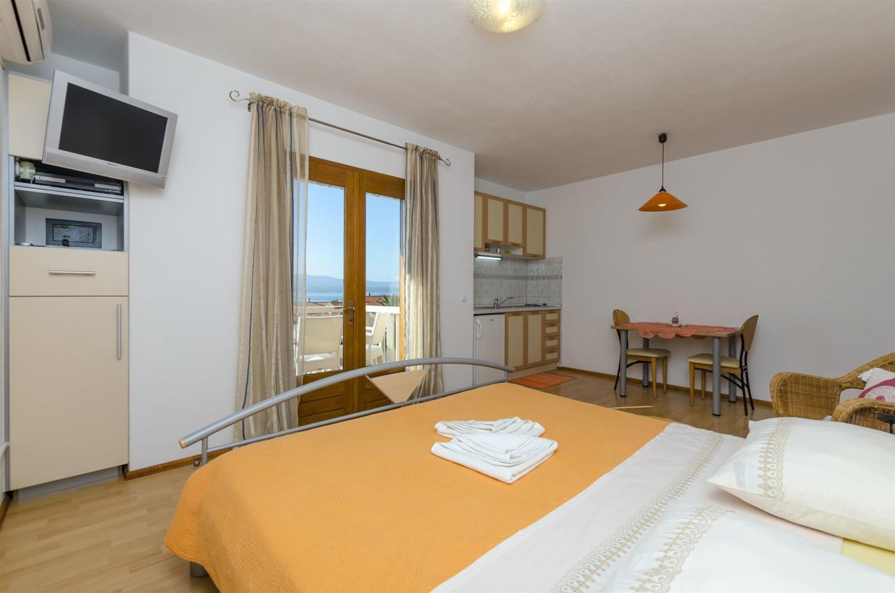 Apartments And Rooms Lea Bol Exterior foto